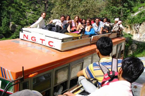 Bus de Kasol à Manikaran, Parvati Valley (on pourrait dire "Israe