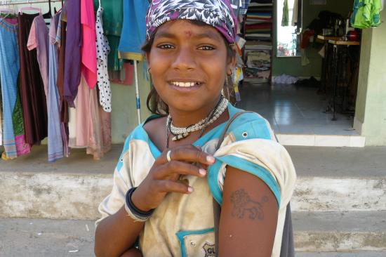 Murli, 13 ans, vendeur de colliers sur la plage