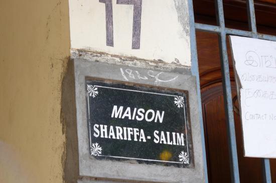 Prénoms des 2 époux sur une maison du quartier musulman
